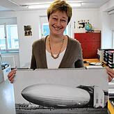 Barbara Waibel leitet das Archiv der Luftschiffbau Zeppelin GmbH in Friedrichshafen.