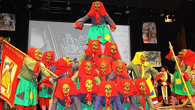 Die Urhexen zeigen beim Zunftball im Februar die Hexenpyramide. Diese Veranstaltung bleibt in diesem Jahr am angestammten Platz.