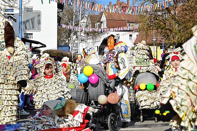 Bild 21: Narrenzunft Bad Dürrheim lässt sich zum 100-jährigen Bestehen kräftig feiern