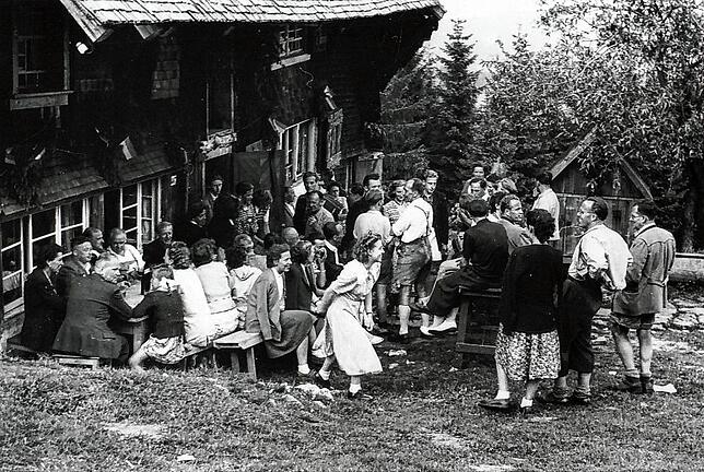 Ein Fest des Ski-Clubs beim Heidenschlössle auf einem undatierten Bild. Seit 75 Jahren bewirtschaftet der Villinger Verein das 1663 ...
