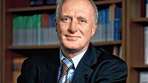 Gerhard Geckle ist Steuerreferent des Badischen Sportbundes und Vorsitzender der Kommission Steuern und Abgaben beim Deutschen Fußball-Bund.