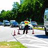Während der Tuning World Bodensee wurden nach Polizeiangaben mehr als 400 Autos kontrolliert, hier winkt ein Beamter bei Eriskirch Autos ...