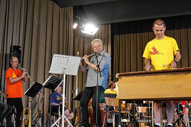 Die Solisten der Blaskapelle geben mit Jean Christophe Klockenbring (links) und Flötist Jos Rinck (Mitte) den Ton an.