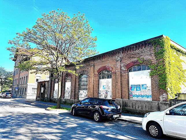 Das ehemalige Waschhaus der Eisenbahner steht direkt an der Eugenstraße.