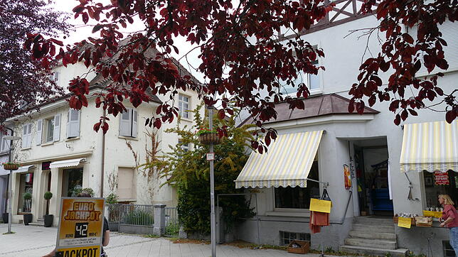 So sieht es im der Fußgängerzone in der Karl-Fürstenbergstraße aus. Ein Investor liebäugelt nun mit dem Abriss der beiden Wohn- und ...