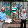 Eine positive Zwischenbilanz des Kuh-Projektes ziehen (von links) Karl-Wilhelm Frommeyer, Lutz Jacobi und Werner Eckert.