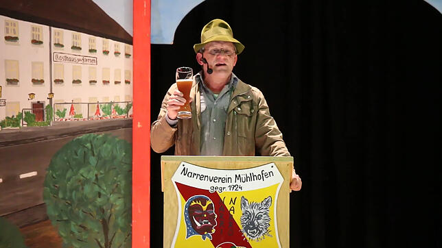 Sigi Burgermeister als Rentner bei der Mühlhofer Narrenparade 2016.
