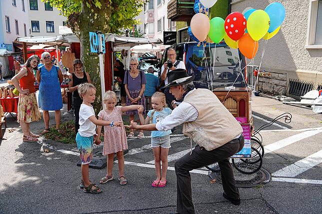 Bild 28: Bunte Vielfalt auf dem Marktplatz
