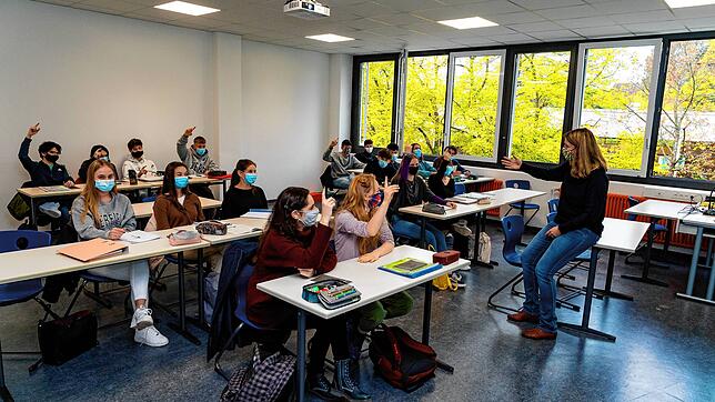 Umfassenden Lehrermangel an den Schulen in Villingen-Schwenningen beklagt der Gesamtelternbeirat. Diese Unterrichtsszene entstand im ...