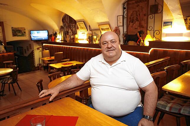 Antonio Oliveira hat im Jahr 2019 das Kultlokal La Costa del Sol in der Konstanzer Niederburg von seinem Schwiegervater Jose Pino ...