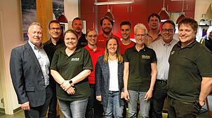 Der Vorstand der DLRG Radolfzell (von links): Die Vorsitzenden Steffen Mengele, Stephan Wien und Sandra Götting sowie Markus Ruf, Elisa ...