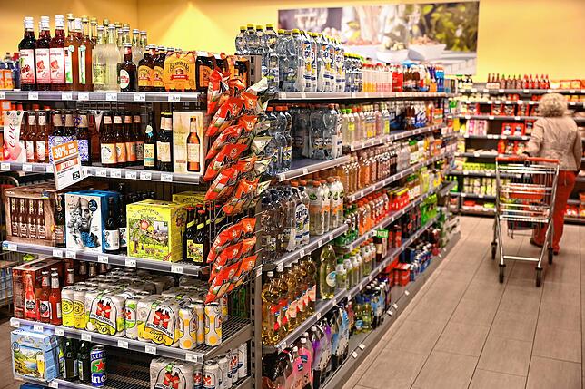 Getränke ja, aber nur ohne Alkohol, so schreiben es die Migros-Statuten vor, so ist es bis heute in den Filialen wie in Kreuzlingen ...