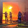 Großbrand: Weit über 100 Feuerwehrleute löschten Ende November das Feuer im Wehra-Areal, der nach Schweißarbeiten auf dem Dach ...