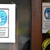 Am 3. April fällt die Maskenpflicht in Innenräumen. Der Grund: Das neue Infektionsschutzgesetz lässt keine andere Regelung zu.