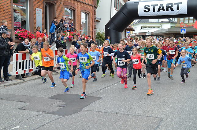 St. Georgen, Innenstadt, Sa, 6.7., 13 Uhr: Neben dem Stadtfest mit viel Programm auf verschiedenen Bühnen, geht es auch sportlich zur ...
