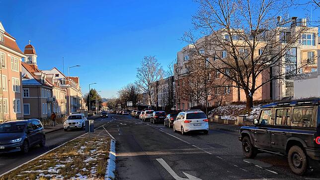 Stau am Sonntagnachmittag, 29. Dezember, in der Kirnacher Straße: Die wieder einmal – nun auch noch dauerhaft – gesperrte Brigachbrücke ...