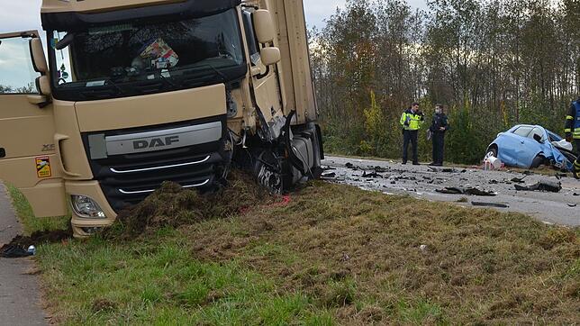 Bei dem Verkehrsunfall auf der B&nbsp;33 auf Höhe Gehau wurde die 58-jährige Autofahrerin tödlich verletzt.
