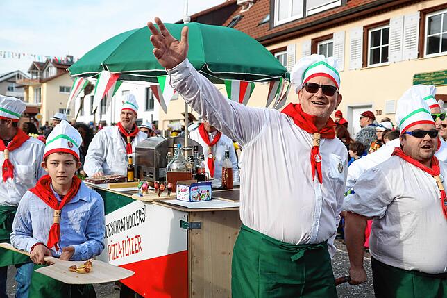 Bild 12: So bunt war der große Umzug beim Seenarrentreffen in Allensbach 2024 &ndash; Teil 1