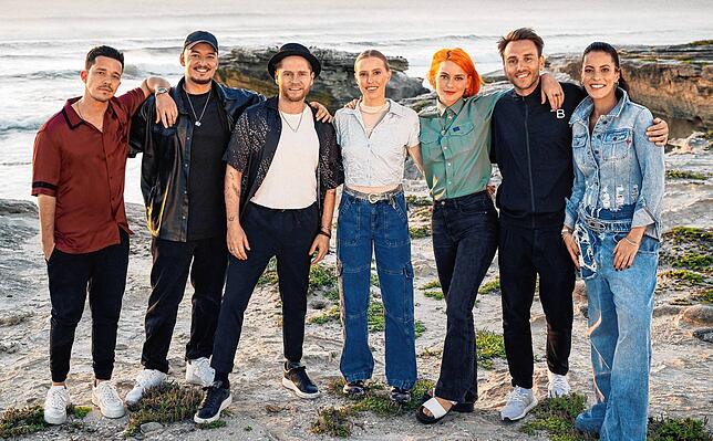Johannes Oerding (Dritter von links) ist Gastgeber der zehnten Staffel „Sing meinen Song“ mit Nico Santos, Montez, Lea, Alli ...