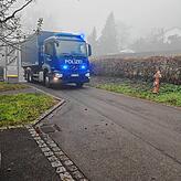 Mit schwerem Gerät rückte die Polizei an. In dem Lkw befand sich das Werkzeug für die Grabung.