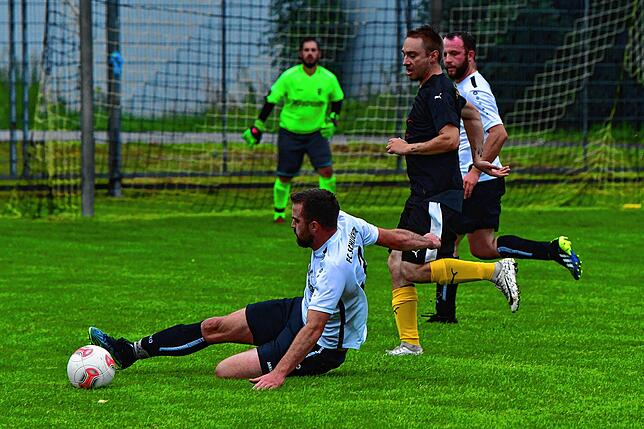 Bild 1: Reserve des FC Schlüchttal siegt im Rothaus-Bezirkspokal mit 3:2 beim SV Luttingen &ndash; und wir haben Bilder!