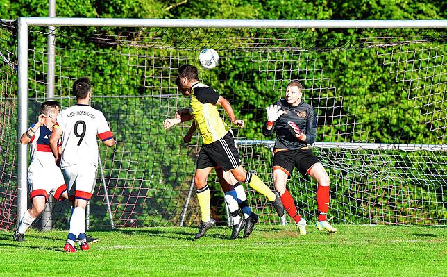 Bild 26: SV Eichsel dreht binnen drei Minuten das Spiel im Rothaus-Bezirkspokal zum 4:3-Sieg bei der SG Niederhof-Binzgen &ndash; und wir haben Bilder!