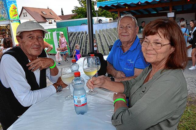 Bild 11: Beim Bermatinger Weinfest wird auch am Samstag gefeiert! Wir haben die besten Bilder – Teil 1