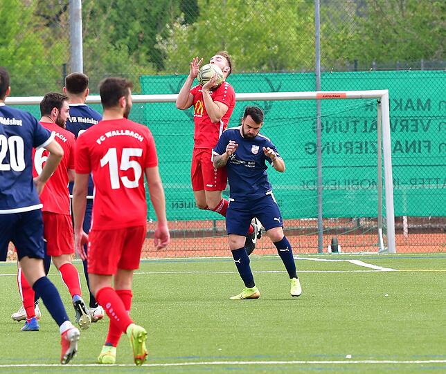 Bild 11: FC Wallbach holt die Punkte mit dem 1:0 beim VfB Waldshut &ndash; und wir haben Bilder!