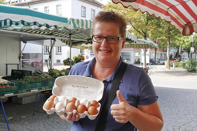 Das sind keine Skandal-Eier: Tanja Richter aus Singen kauft Eier immer nur auf dem Wochenmarkt.