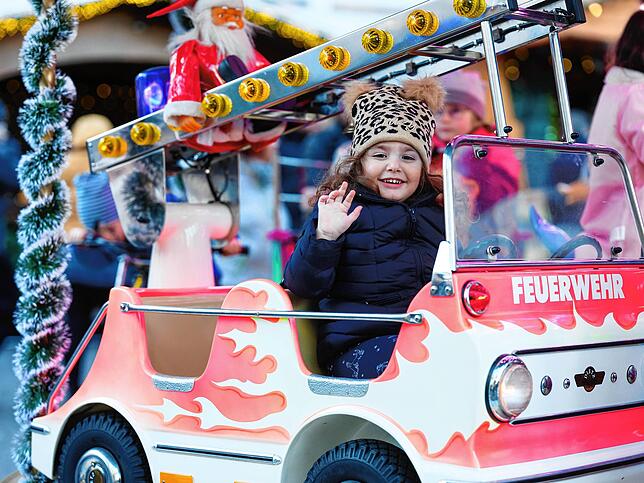 Bild 10: Endlich wieder Weihnachtsmarkt! Besucher und Betreiber genießen die Bodensee-Weihnacht