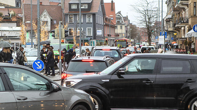 Bild : Alle Jahre wieder: Im Advent drohen Staus bis zum Verkehrskollaps in Konstanz. Die Stadt erklärt, wie sie dieses Jahr gegensteuern will