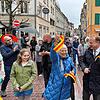 Da freute sich auch Uta Keppler-Hoss (links neben Jan Zeitler), die seit gut fünf Jahren in der Kessenringstraße zu Hause ist, und ...