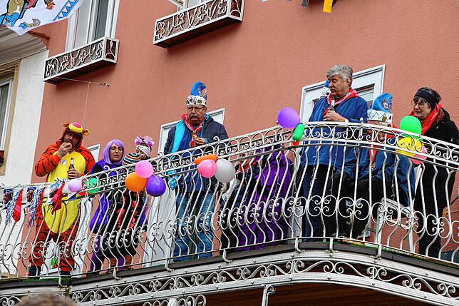 Bild 2: Das Bühnenspiel eroberte nicht nur die Bonndorfer Narrenherzen. Wir haben die Bilder!