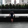 Ein Mann gedenkt am 17. August 2021 am Ground Zero den fast 3000 Toten des Terroranschlags. Dort, wo einst die Twin Towers in New York ...