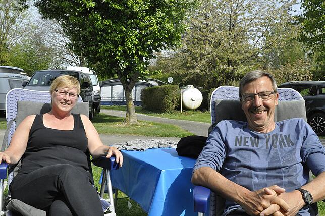 Dagmar und Wolfgang Häfner verbringen ihre Urlaube bereits seit 16 Jahren auf dem Campingplatz in Markdorf und sind mit dem Angebot sehr ...