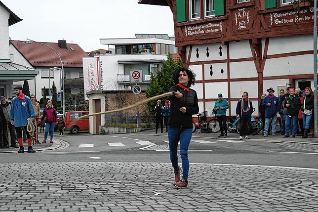Bild 20: Bilder vom Einschnellen der Narrengesellschaft Hennenschlitter in Immenstaad