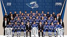 Der Kader der Wild Wings, vierte Reihe von links: Reinhard Kirchner (Betreuer), Patrick Mauch, Alexander Landsmann (beide ...