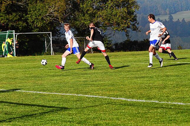 Bild 18: FC Dettighofen bleibt nach 0:2-Niederlage bei der SG Bettmaringen siegloses Schlusslicht der Liga &ndash; und wir haben Bilder!