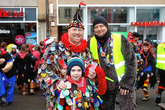 Bild 28: Straßenfasnacht 2025 in Konstanz: Narren erobern die Marktstätte – Die Highlights in Bildern!