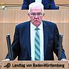 Winfried Kretschmann (Bündnis 90/Die Grünen), Ministerpräsident von Baden-Württemberg, gibt mit einer Regierungserklärung den Kurs bei ...