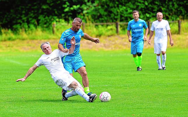 Bild 8: Ü40-Männer des FC Radolfzell stehen nach 6:0 gegen Pfaffenweiler/Ehrenkirchen im Verbandspokalfinale
