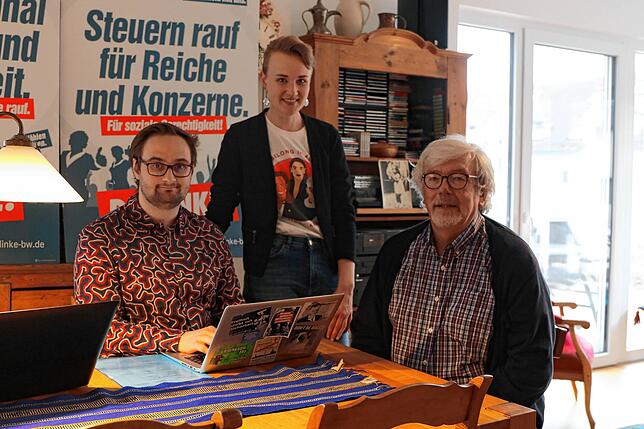 Antje Behler (Mitte) und Franz Segbers (rechts) kandidieren für die Linke im Wahlkreis Konstanz und Wahlkreis Singen. Gemeinsam mit ...