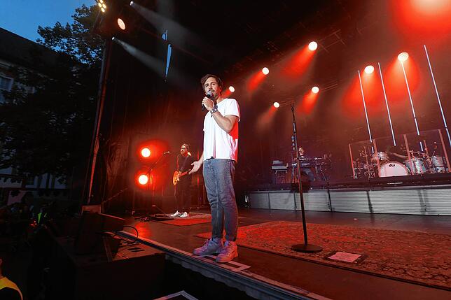 Bild 4: Bilder vom Max-Giesinger-Konzert in Meersburg (1)
