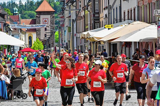 Im Juli startet wieder wie hier im Jahr 2023 der Stadtlauf.