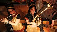 Gepflegte Kaffeemusik ohne Cello spielte wieder die Frauenband "Cellolitis".