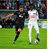 Villingens Angreifer Ibrahima Diakité (rechts) im Duell mit Andreij Schlicht vom FC Holzhausen. Diakité sicherte dem FC 08 mit seinem ...