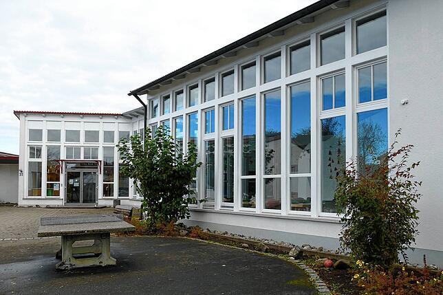Für den Austausch der Fenster in der Auentalschule in Saulddorf-Rast gibt es in diesem Jahr ein Budget im Haushaltsentwurf.