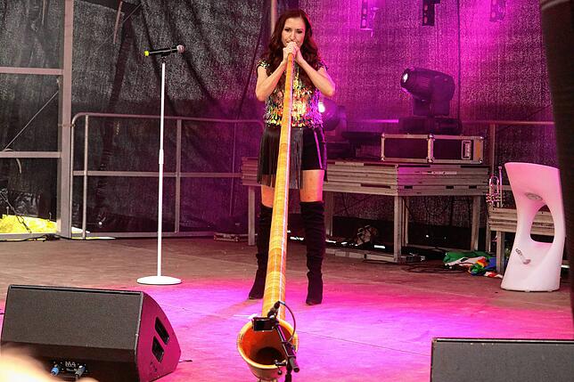 Auf vielen Instrumenten versiert: Anita Hofmann wird auch ihr Alphorn nach Markdorf mitbringen.