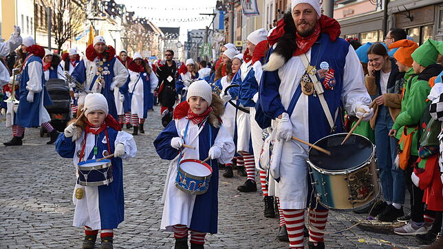 Um den Narren-Nachwuchs muss sich keine Zunft in Villingen Sorgen machen. Das hat der Kinderumzug am Donnerstagmittag mal wieder ...