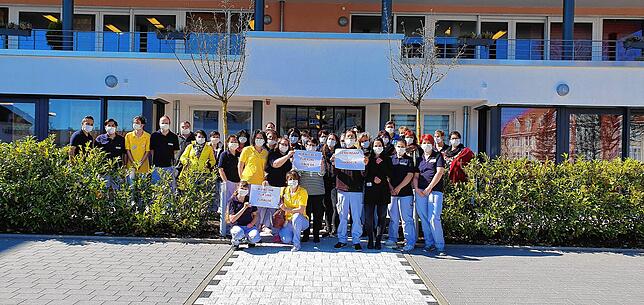 Mit diesem Bild wollten die Mitarbeiter des Pflegeheims Welvert im Frühjahr andere Menschen auf die Situation in den Heimen aufmerksam ...